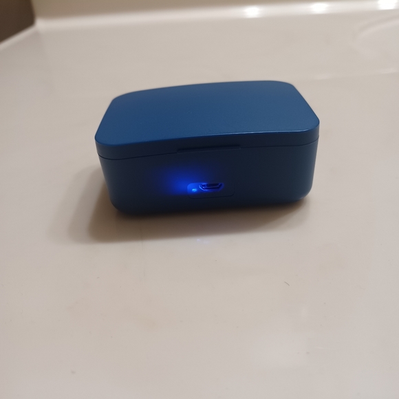 Bluetooth Earbuds - Picture 4 of 4